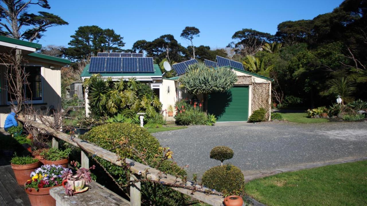 Rose Cottage Tryphena Exterior photo